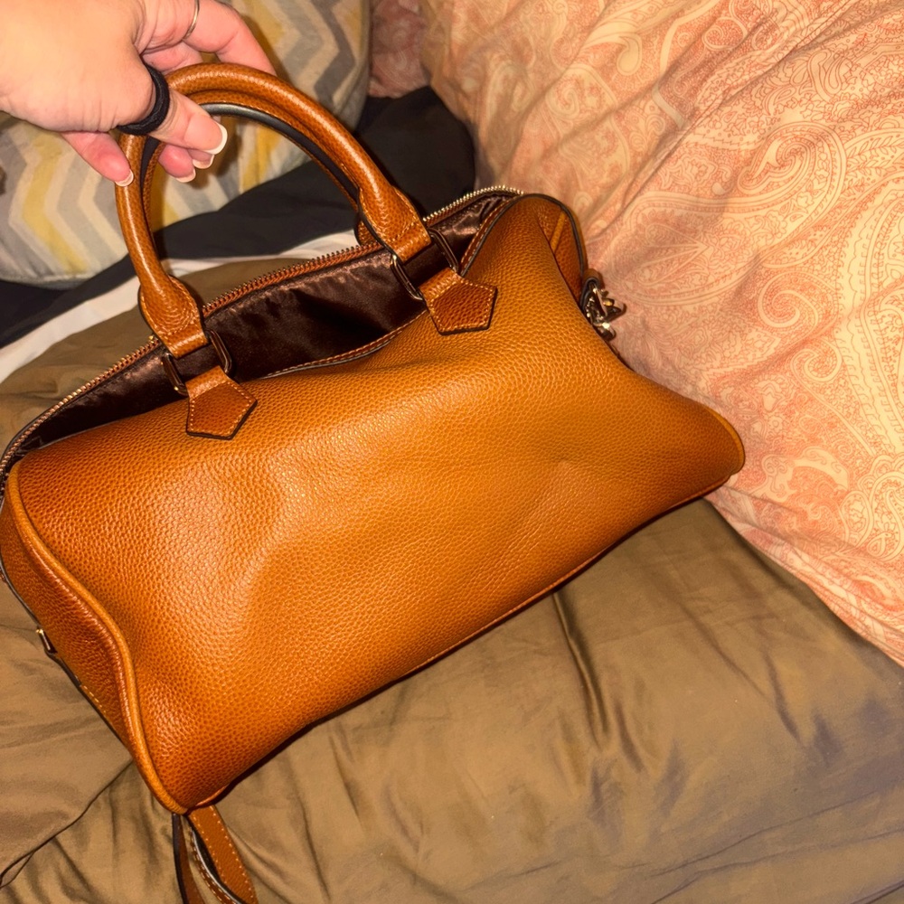 Chic Tan Leather Women's Tote Bag